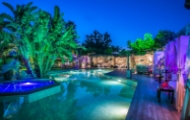 Oasis Hotal