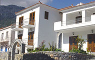 Paraliako Hotel, Accommodation in Kiparissi, Laconia