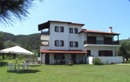 Greece, North Greece, Macedonia, Halkidiki, Vourvourou, Apartments Fillis House, close to the beach