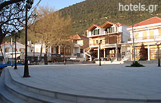 Aghios Nikolaos, piazza del villaggio di Kyriaki